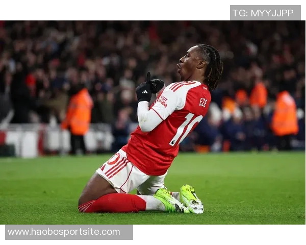 埃泽在北伦敦德比中上演帽子戏法创历史成就引发热议 埃泽在北伦敦德比中上演帽子戏法创历史成就引发热议