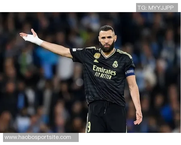 本泽马回应传闻称要求吉达联合签索拉里纯属记者幻想 本泽马回应传闻称要求吉达联合签索拉里纯属记者幻想